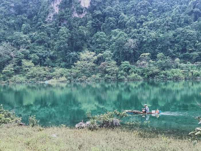 lac Thang Hen bateau